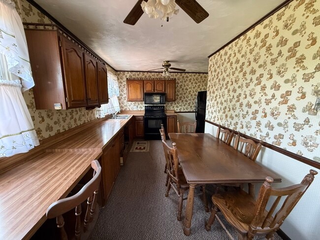 Photo - 945 E Pike Rd