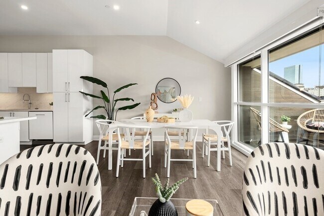 Photo - 771 Harrison Ave Unidad PH8