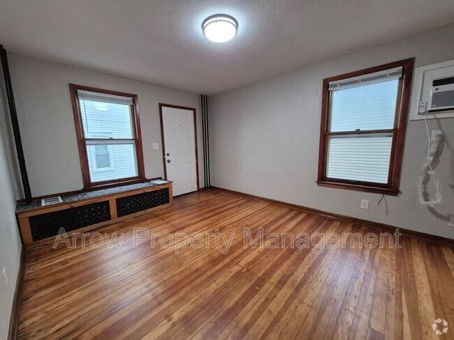 Building Photo - 2601 Vine St Unit 5 Rental