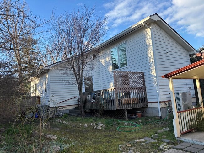 back yard and deck - 1041 E Main St