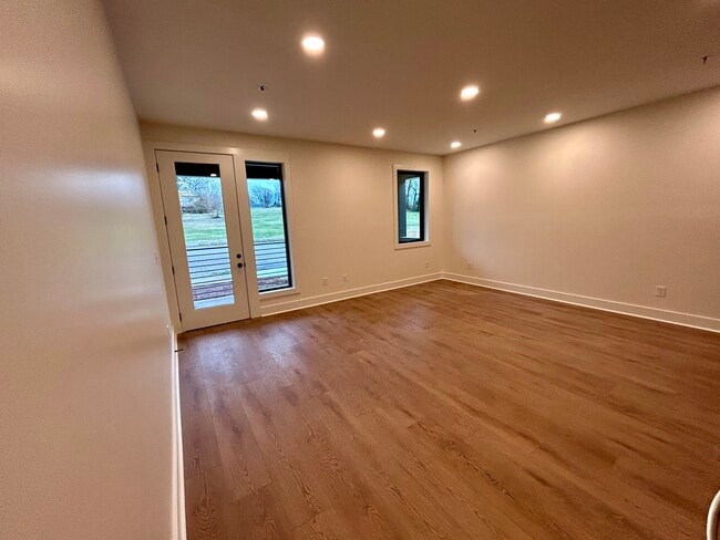 Photo - 131 W Anderson Ave