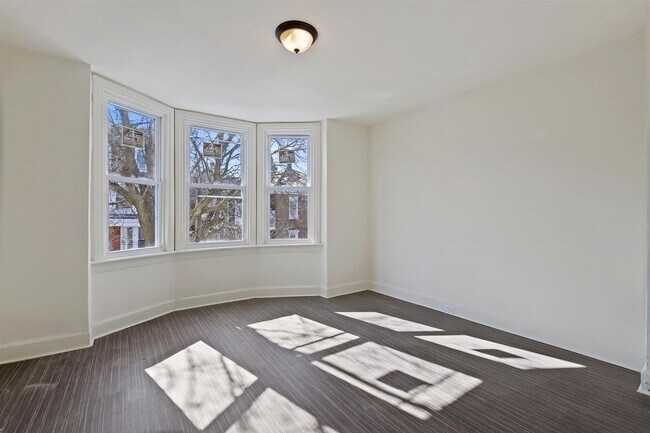 Photo - Bright 5 Bedroom, 1.5 Bath Home in Harrisburg, Pa!