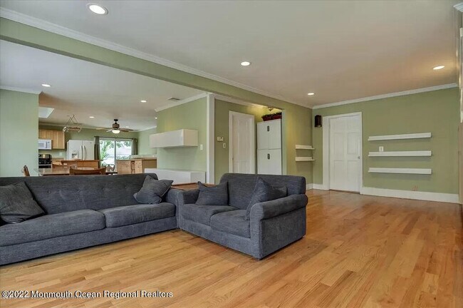 Photo - 10 Lockwood Pl