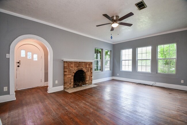 Photo - 3319 Holman St