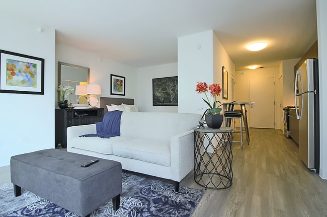 Photo - 658 N Wells St