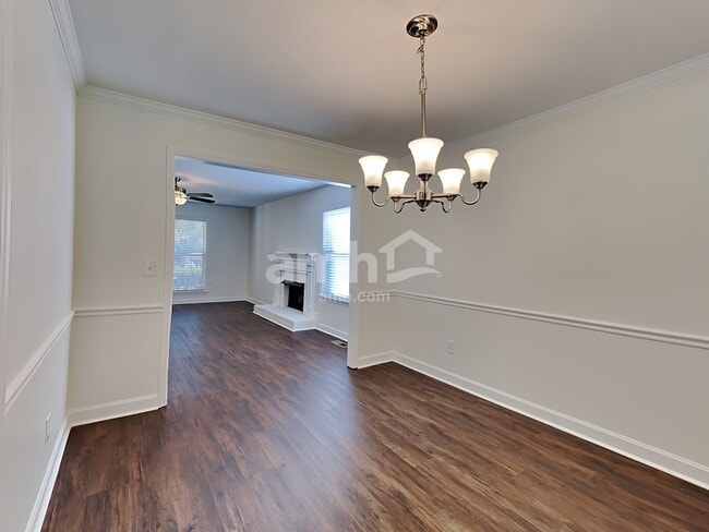 Photo - 2807 Sutherland Dr