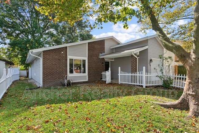 Photo - 630 Orangewood Dr