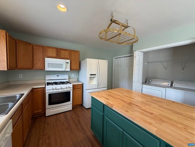 Photo - 1720 Daybreak Ln