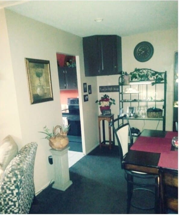 Photo - 1440 E 300th St