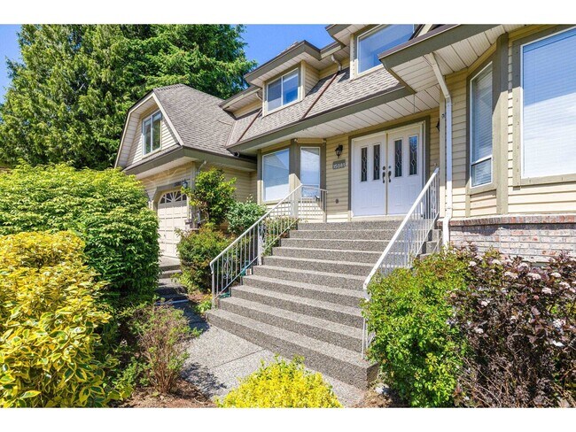 Photo - 15081-15073 73 Ave