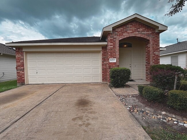 Building Photo - 18207 Hanover Glen Ln Rental