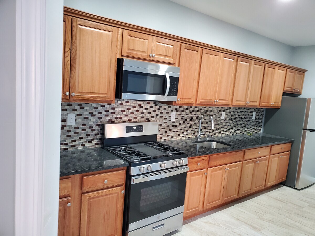 Photo - 124 Mill Rd Apartments Unit 2