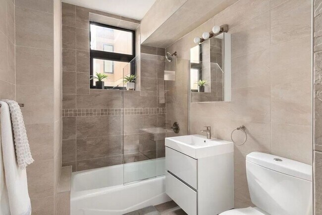 Photo - 399 E 8th St Unit 3A