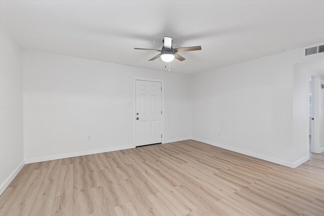 Photo - Newly Renovated 2/1 Apartment in East Austin Unidad A