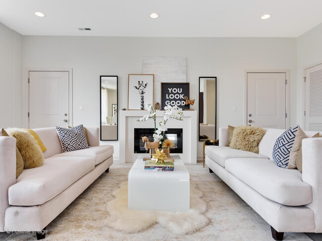 Photo - 6535 W Dickens Ave Unidad 2W
