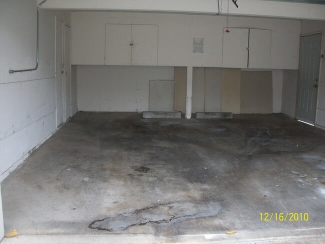 Photo - Remodeled Upstairs Unit Unit 4