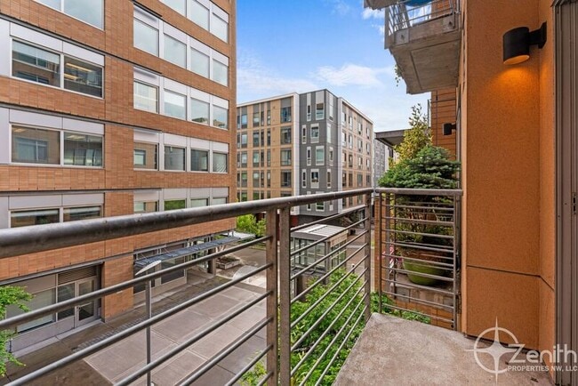 Photo - 701 Columbia St Condo Unit 301