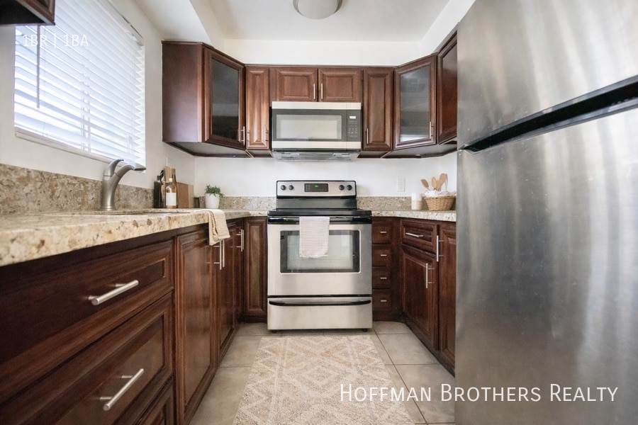 Photo - 10839 Morrison St Unidad 3