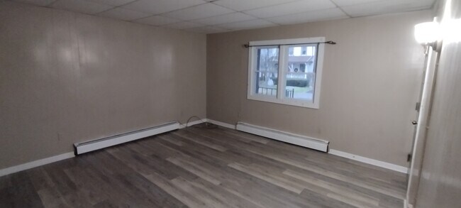 living room - 261 William St Unit 1