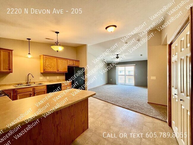 Photo - 2220 Devon Ave Unidad 205