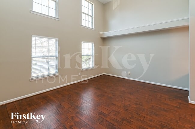 Photo - 10706 Trumble Ln