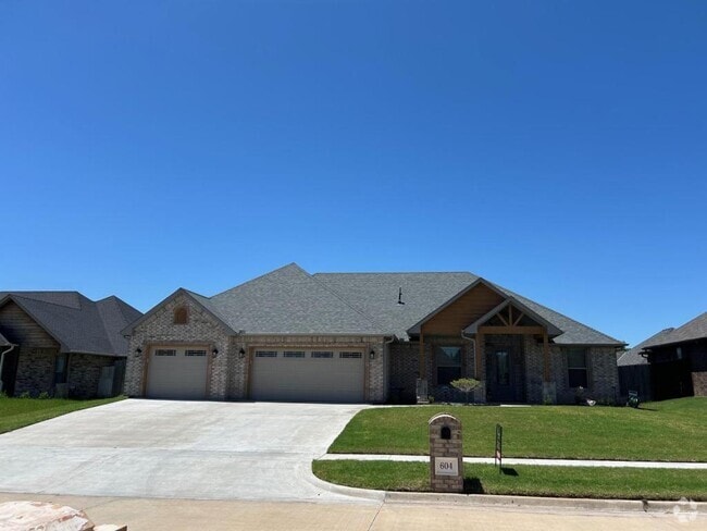 Building Photo - 604 NW Newgate Dr Rental