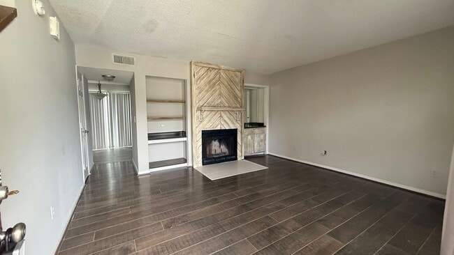 Photo - 8016 Thelen St