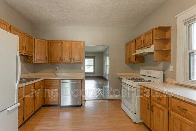 Photo - 1529 N 24th St