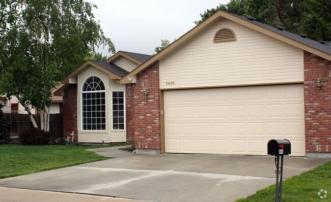 Building Photo - Close to Foothills - State St. Rental