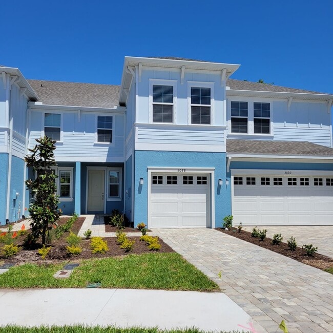 Building Photo - Annual UNfurnished almost BRAND NEW townho... Rental