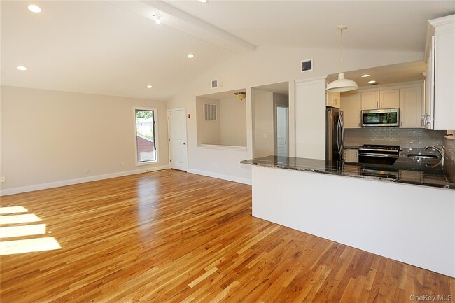 Photo - 77 Juniper Rd