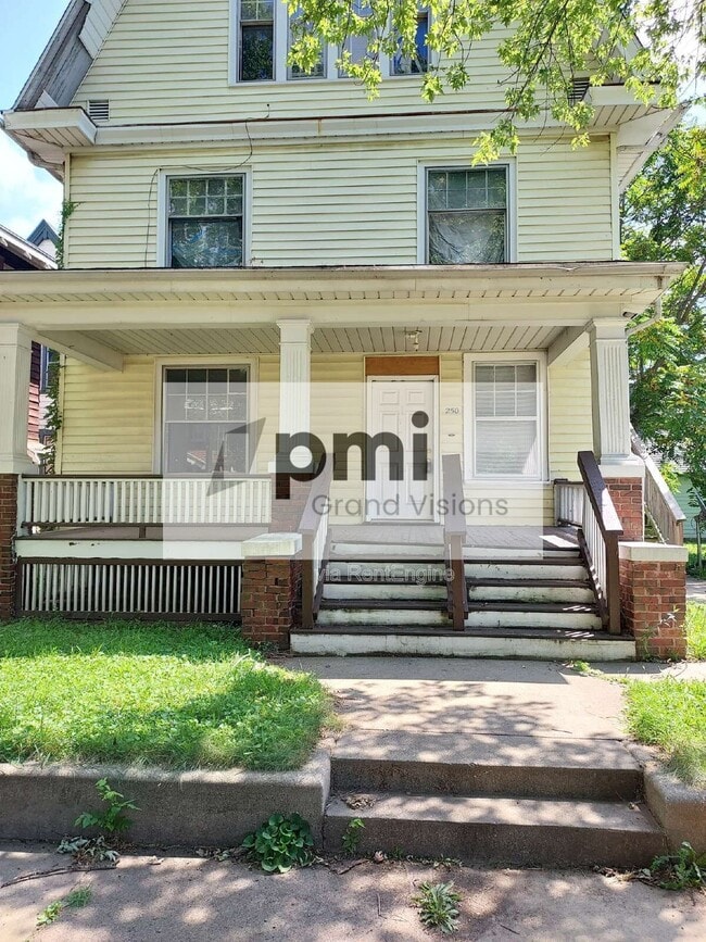 Building Photo - 250 N College St Rental