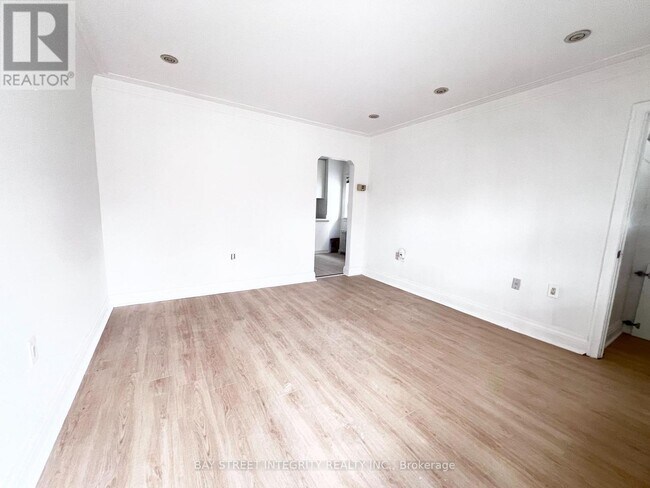 Photo - 970 Briar Hill Ave
