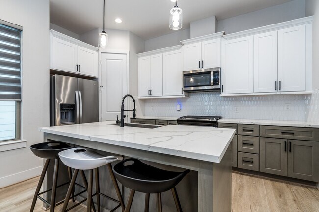 Photo - 5355 Creekmont Oaks Ln