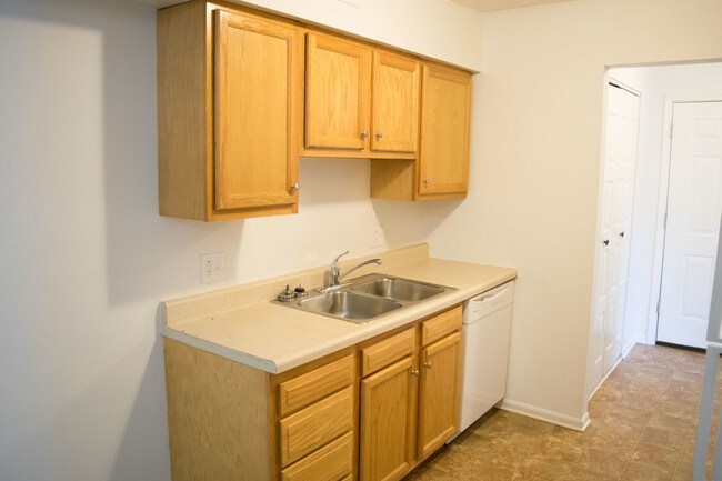 Five Points Courtyard Apartments