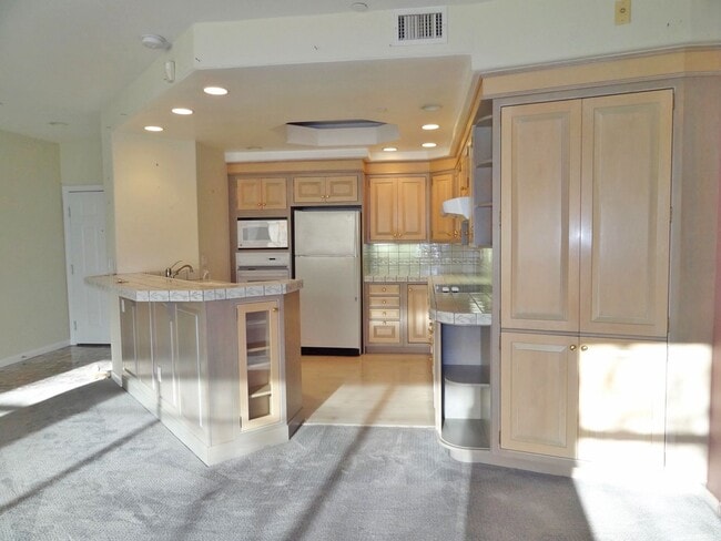 144 S Third St Unit S. 3rd St 144-403