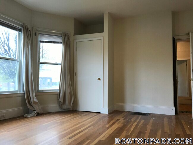 Photo - 123 Brook St Unit 3