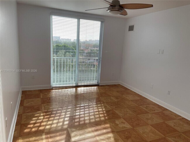 Photo - 2550 SW 27th Ave Unit 606