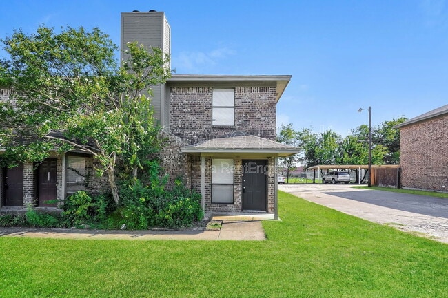 Building Photo - 5923 Shadydell Dr Rental