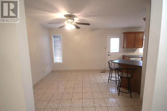 Photo - 172 Bellamy Rd N