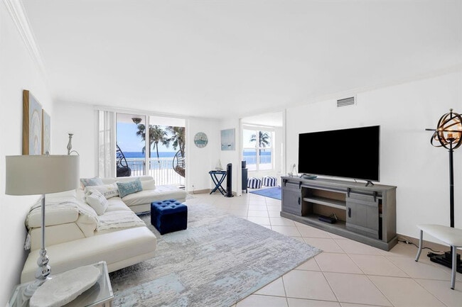 Photo - 1051 Hillsboro Mile Unit 206E