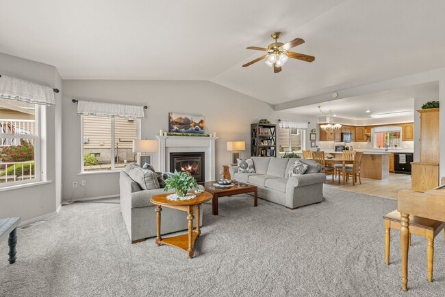 Photo - Beautiful 2 Bed 2 Bath Condo with 2 Bonus Rooms