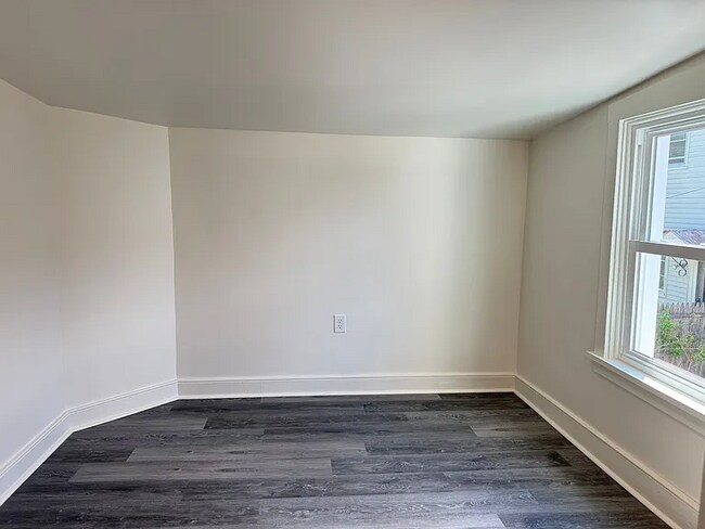 Photo - FULLY RENOVATED TOP TO BOTTOM!