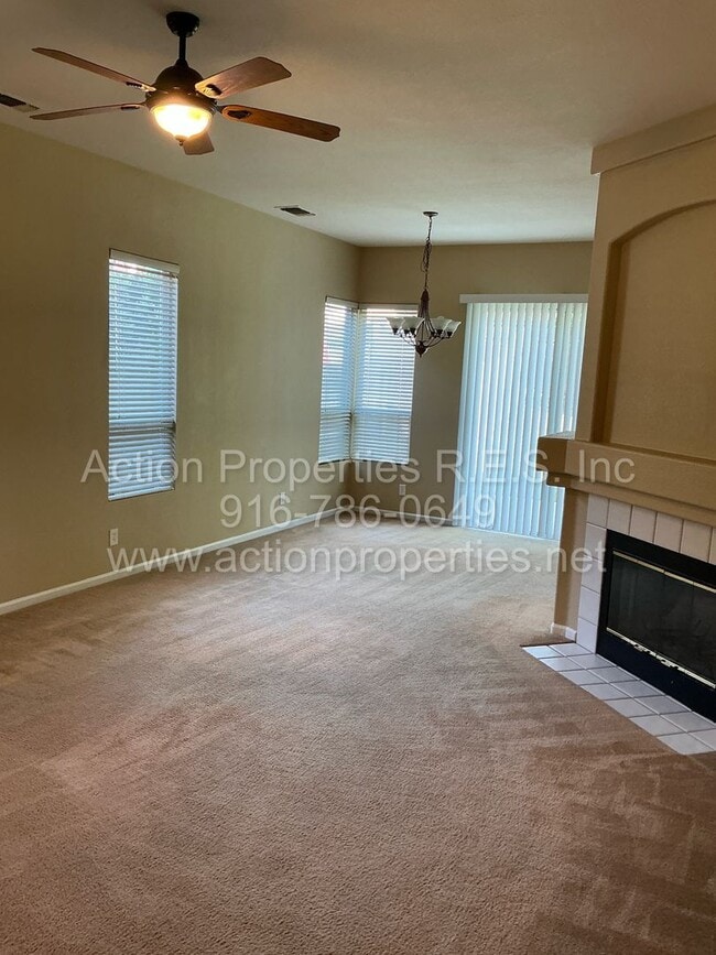 Photo - Rocklin - Single Story - Great Room  - 3 Bed, 2 Bath - 3 Car Garage - Gardener Included!