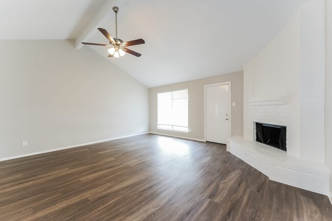 Photo - 7011 Pickett Dr