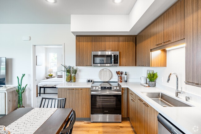 2BR, 2BA - 1,027SF - Kitchen