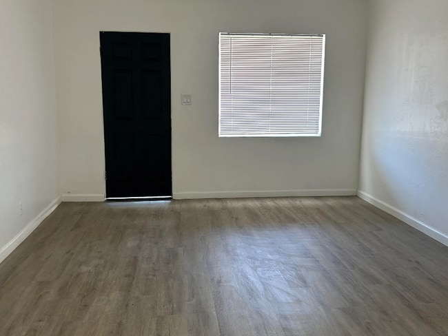 Photo - 646 N Desert Ave Unit 1