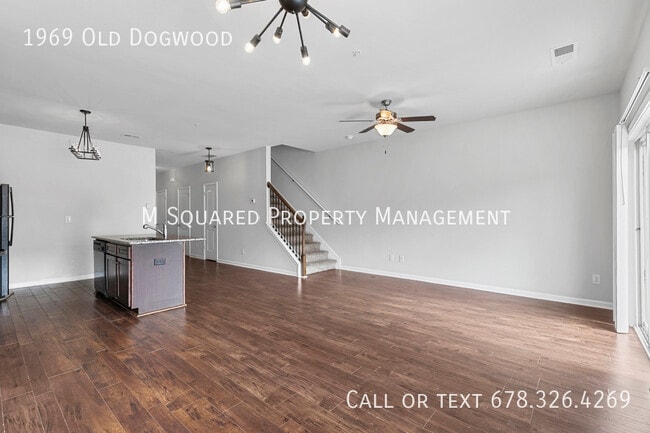 Photo - 1969 Old Dogwood