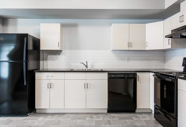 Photo - 4705-D-4749 49 Ave