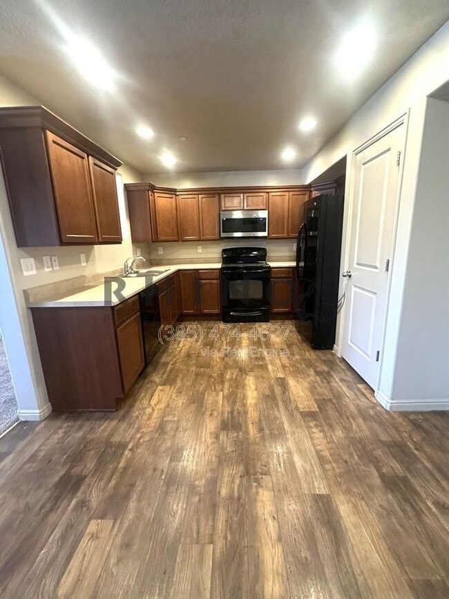 Building Photo - 6941 Village River Ln Unit I 03